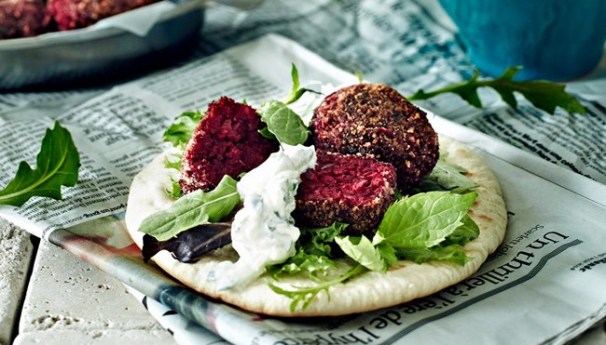 150212_punaj_falafelit